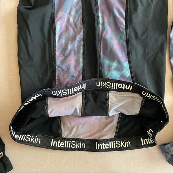 IntelliSkin Long Sleeved Foundation Tee - Picture 10 of 10